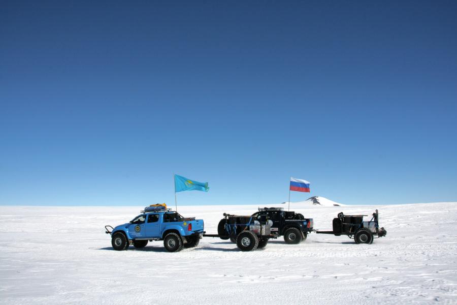  Arctic Trucks Toyota Hilux AT44 TAC 2009 года  (фото 8 из 9)
